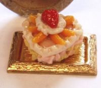 1:24th Scale Heart Shaped Peach Cake