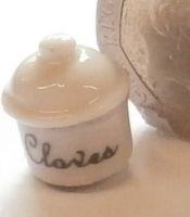 Tiny China Jar - Cloves