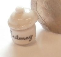 Tiny China Jar - Nutmeg